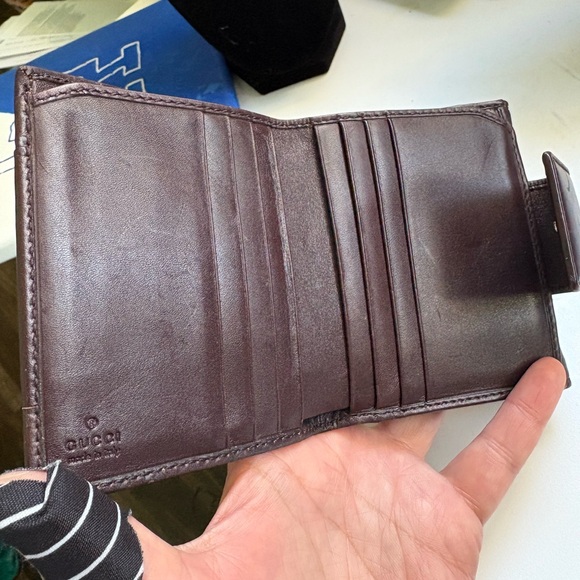 Gucci Compact Brown/Black Wallet with Gold Accent - Picture 4 of 8